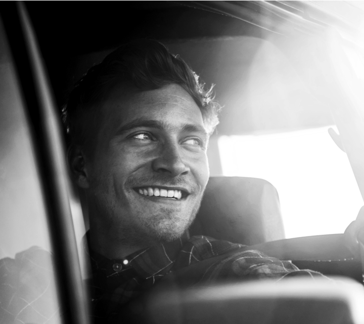 Orthomol Beauty for Men - Attraktiver Mann mit reiner Haut